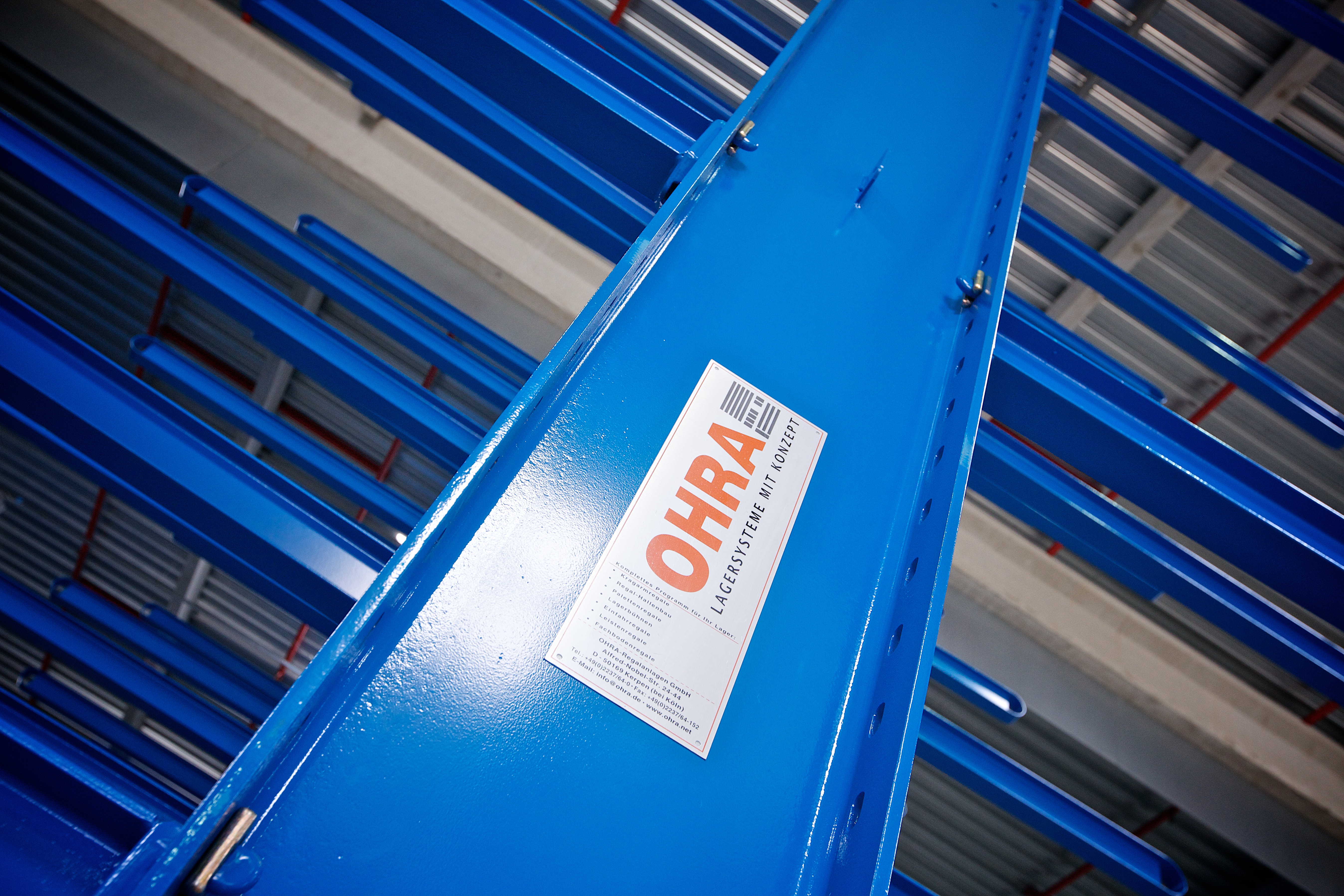 [Translate "Slovenia"] Cantilever racking system by OHRA