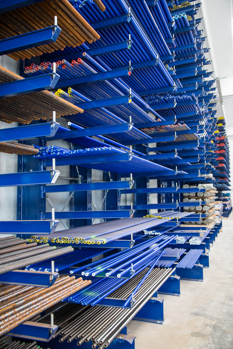 [Translate "Slovenia"] Cantilever racking Industry solution